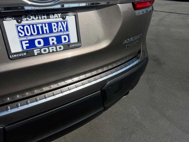 Used 2022 Subaru Ascent Touring image 10