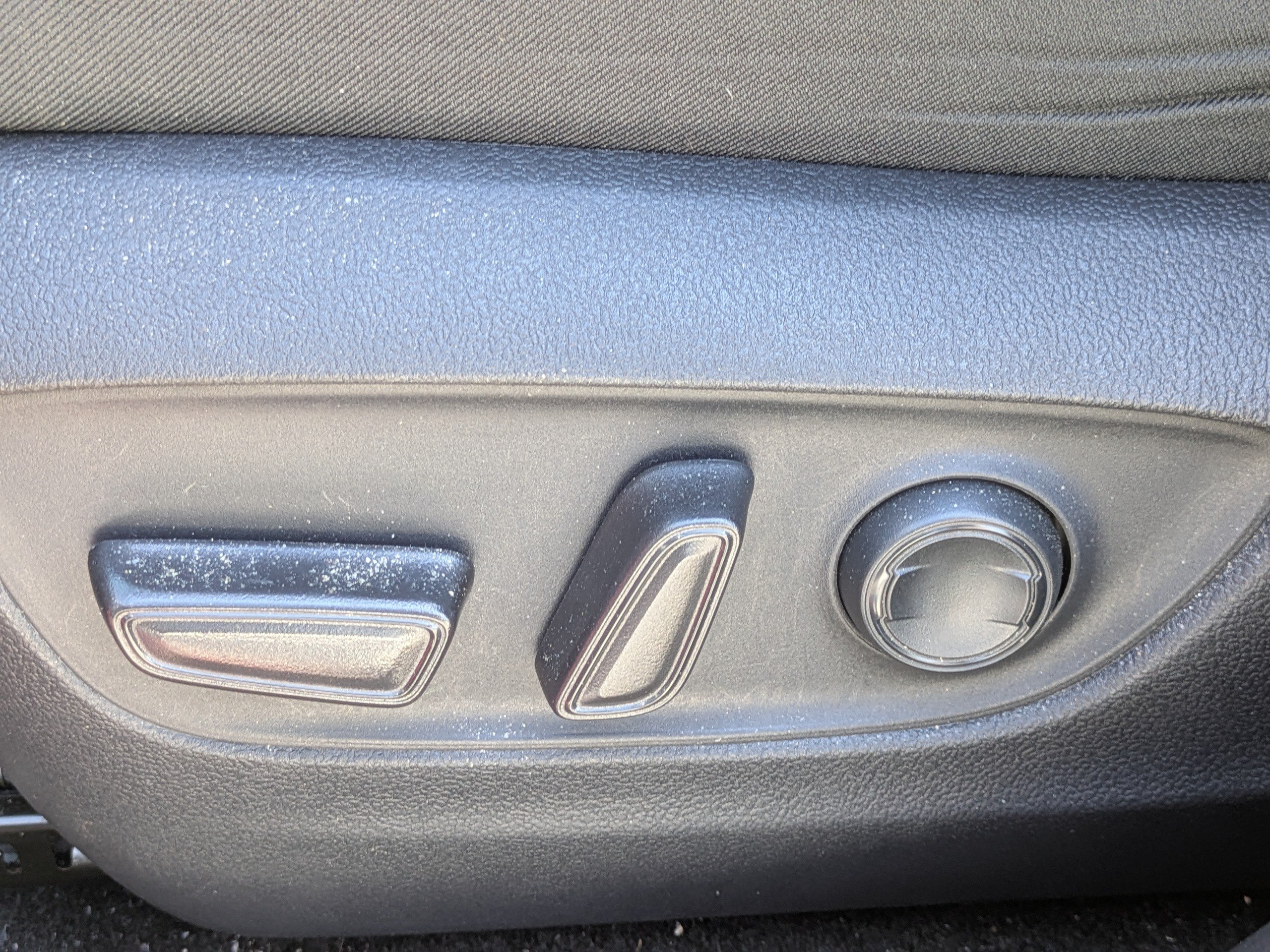 Used 2020 Toyota RAV4 XLE w/ Convenience Package FWD image 19