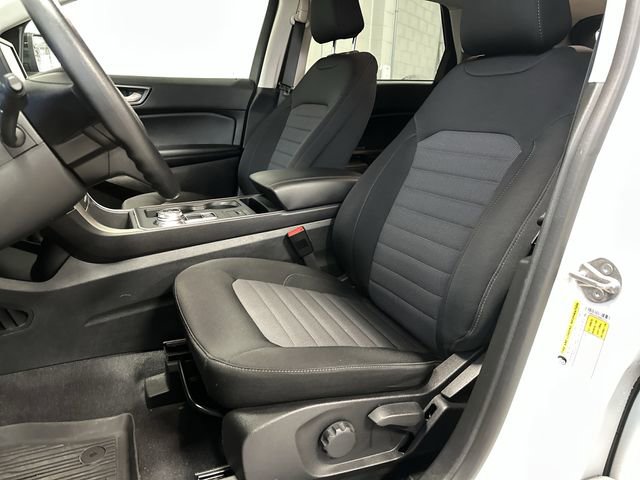 Certified 2024 Ford Edge SE w/ Black Appearance Package image 4