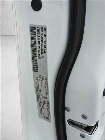 Used 2025 Jeep Compass Latitude image 27