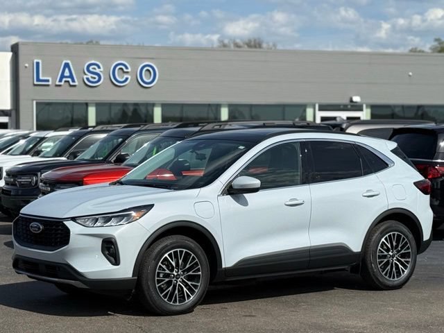 Certified 2026 Ford Escape SE w/ Class II Trailer Tow Package FWD 360° Tour