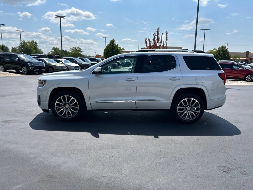Used 2023 GMC Acadia Denali w/ Denali Technology Package AWD/4WD image 10