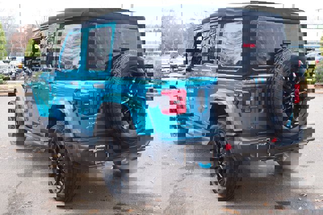 Used 2024 Jeep Wrangler Unlimited Sahara w/ Technology Group image 5