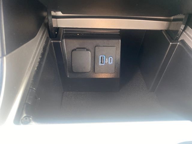 Certified 2022 Ford Explorer XLT w/ Equipment Group 202A image 23