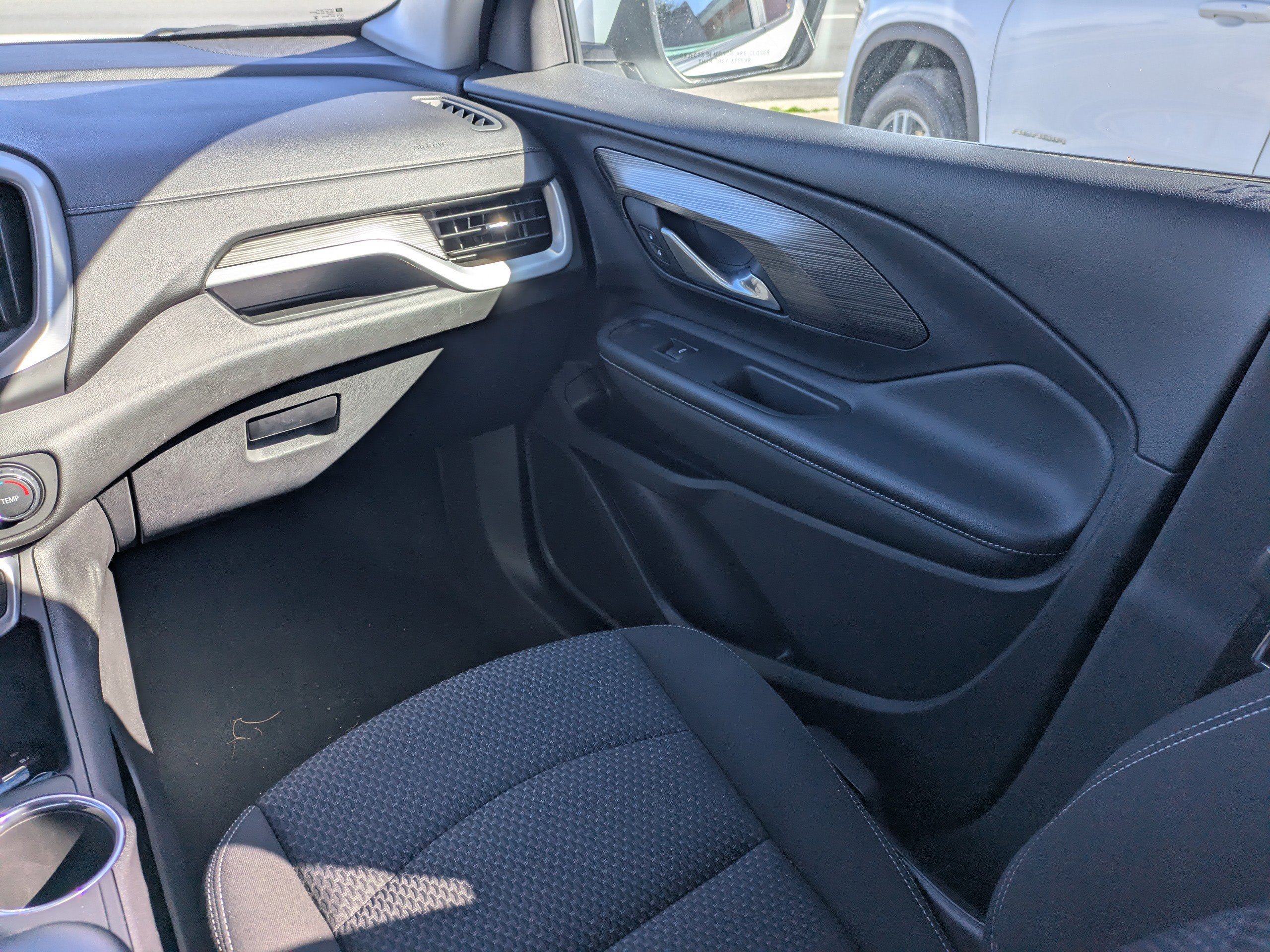 Used 2024 GMC Terrain SLE image 20