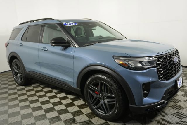 Certified 2025 Ford Explorer ST image 6