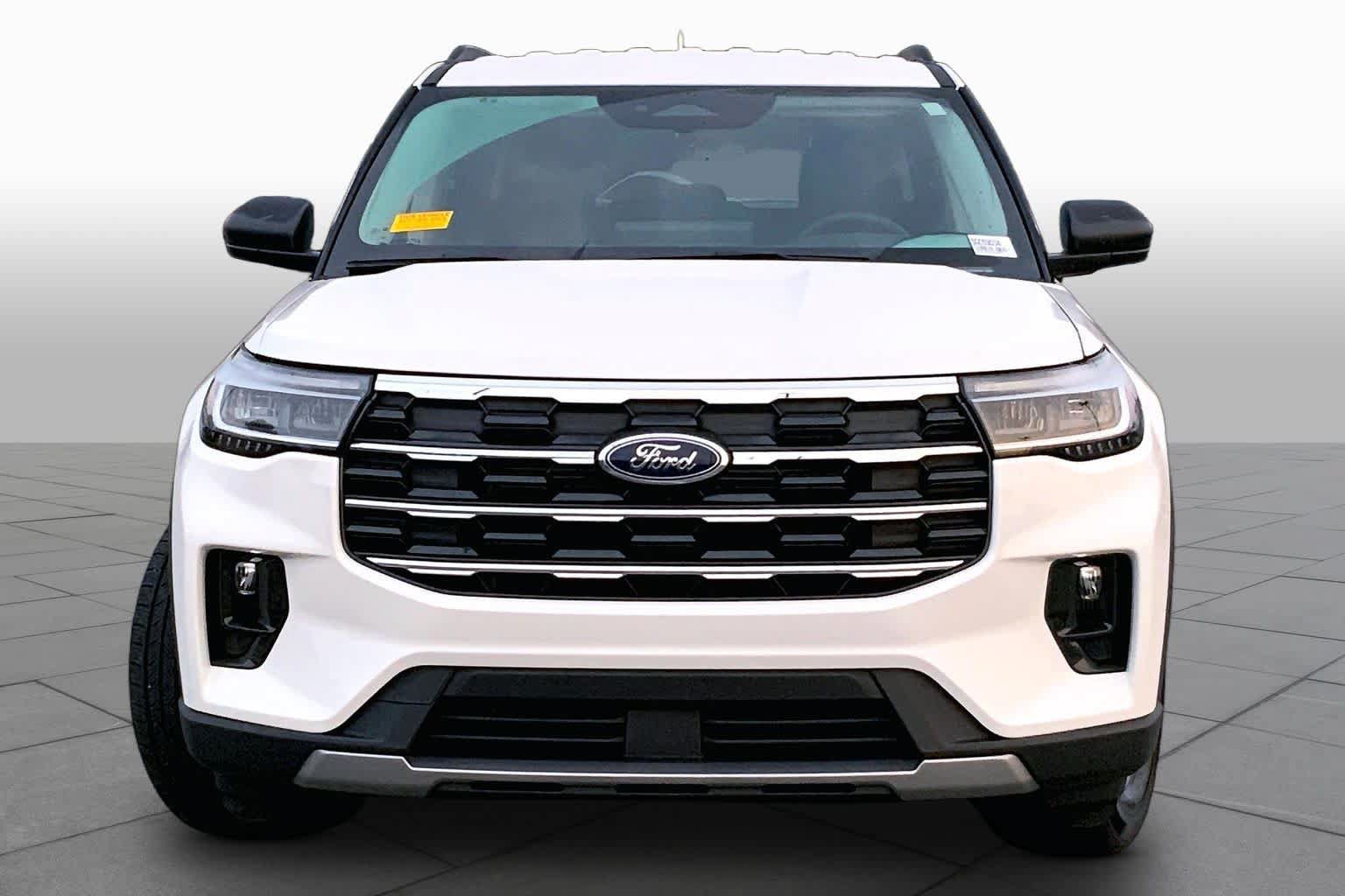 Certified 2025 Ford Explorer Active w/ Active Comfort Package RWD image 4