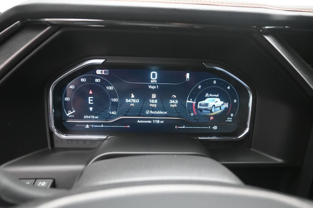 Used 2024 GMC Sierra 1500 AT4 w/ Technology Package AWD/4WD image 3