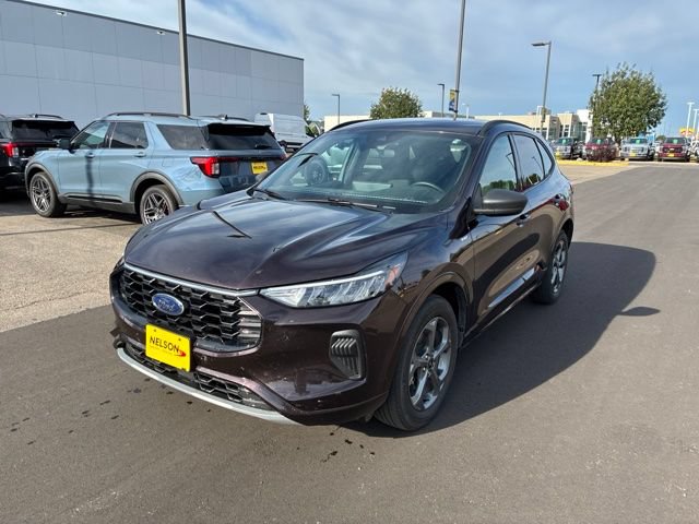Certified 2023 Ford Escape ST-Line w/ Tech Pack #1 AWD/4WD image 3