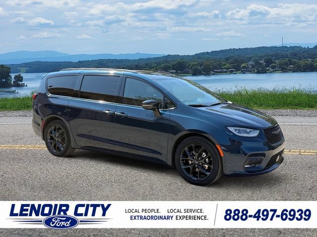 Used 2025 Chrysler Pacifica Limited FWD image 1