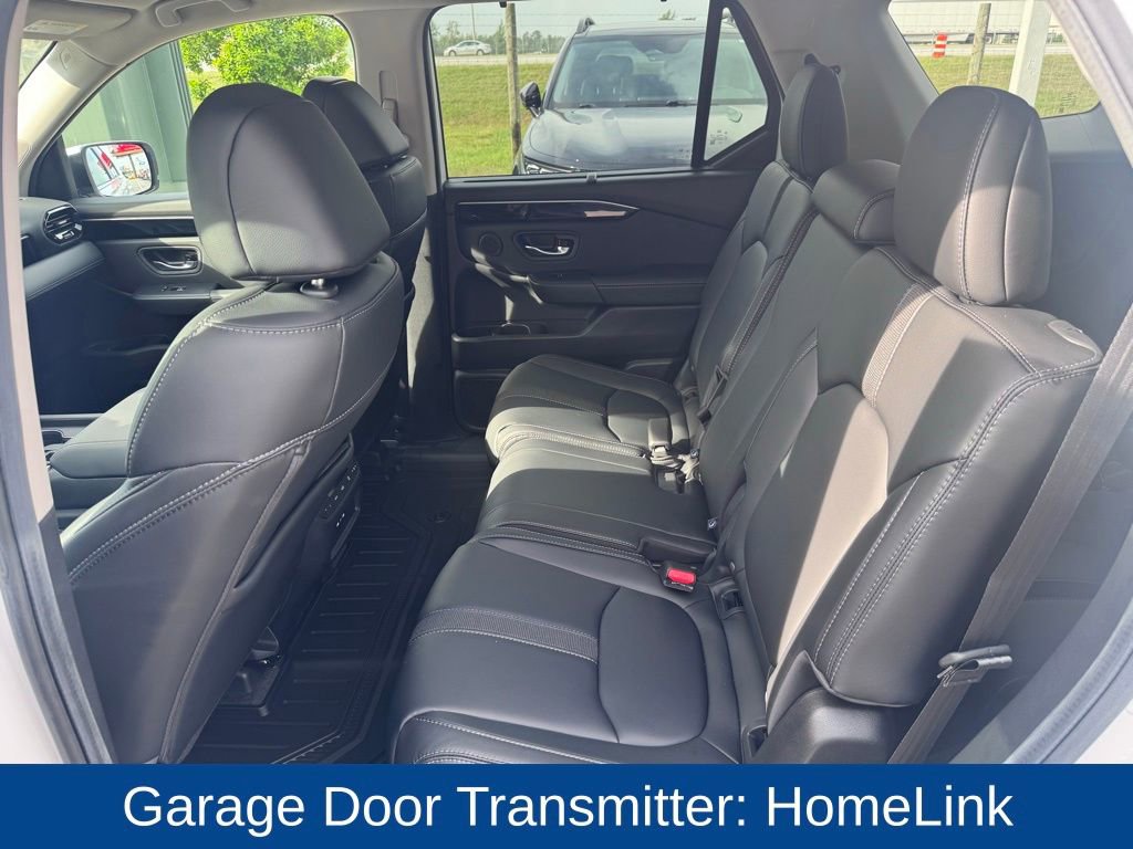 Used 2025 Honda Pilot EX-L image 19