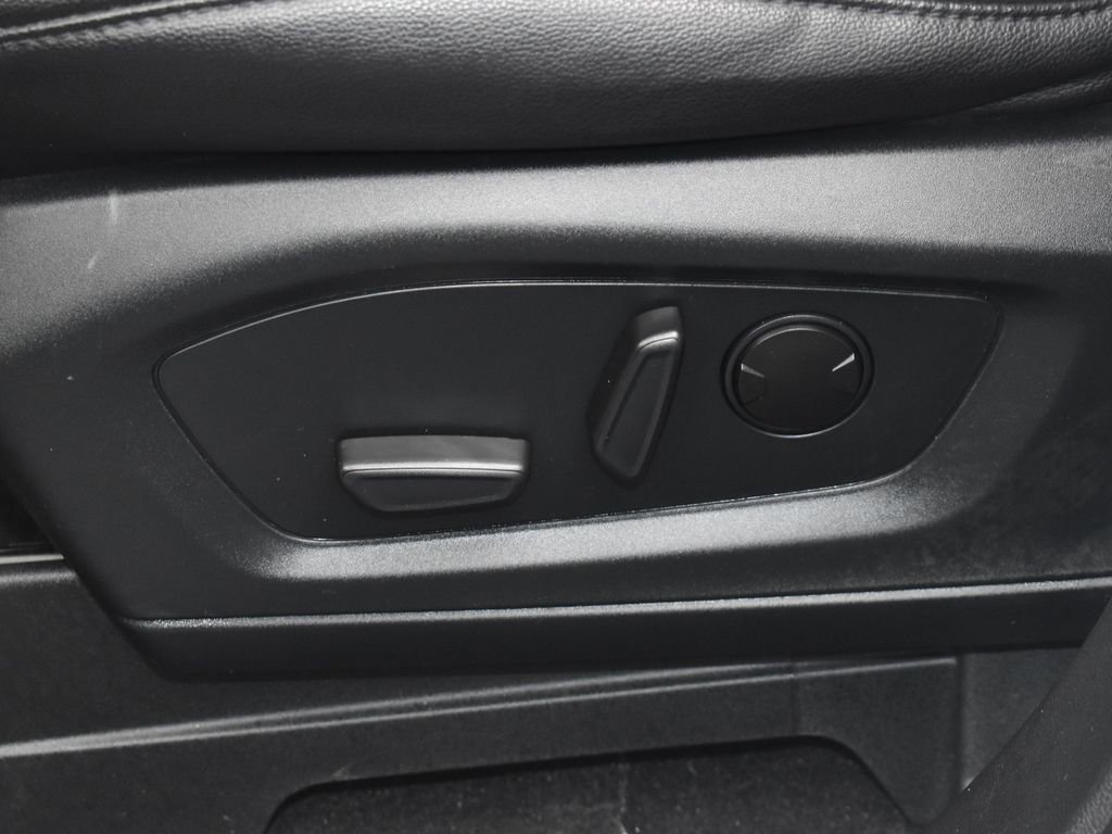 Certified 2023 Ford Explorer Limited image 38