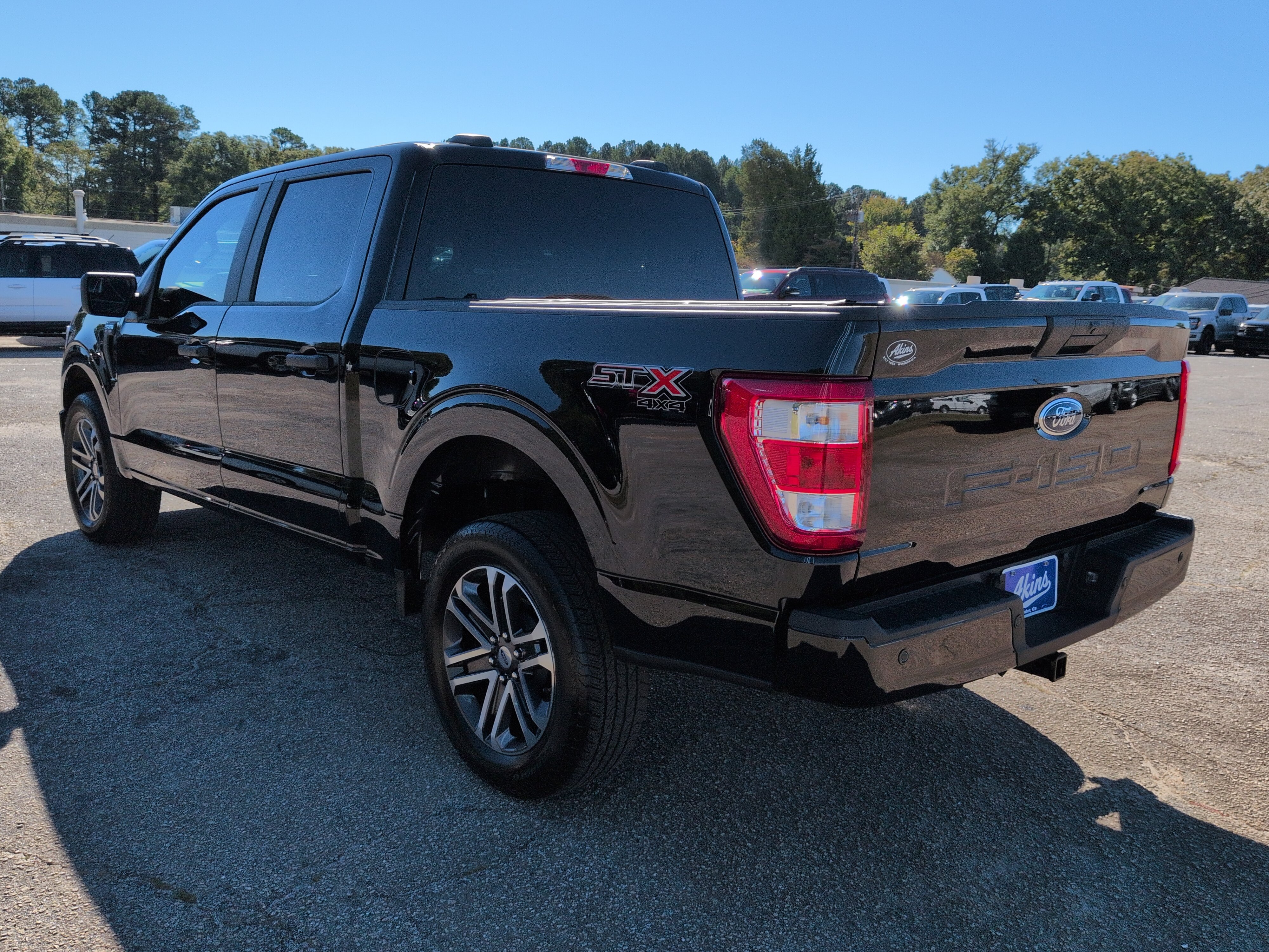 Certified 2022 Ford F150 XL w/ STX Appearance Package AWD/4WD image 5
