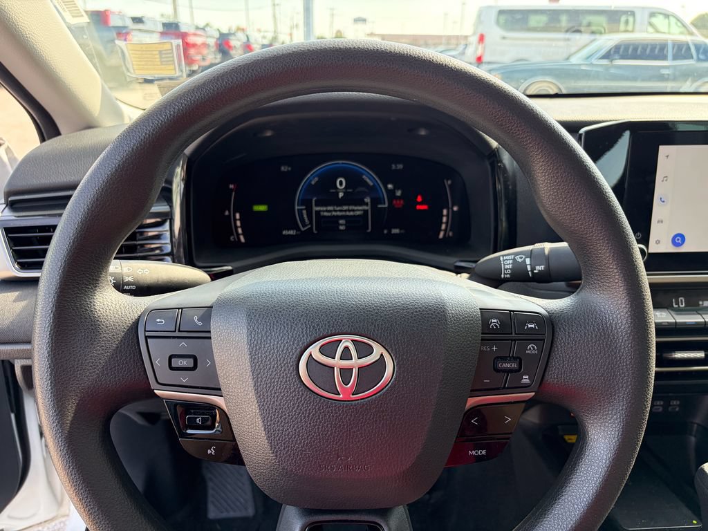 Used 2025 Toyota Camry LE FWD image 24