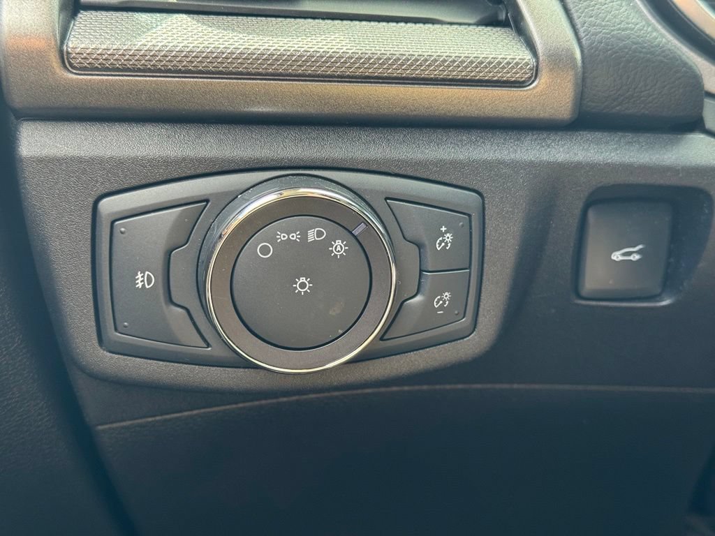 Certified 2019 Ford Fusion SE w/ Equipment Group 151A FWD image 33