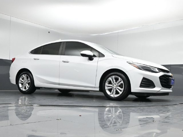 Used 2019 Chevrolet Cruze LT w/ Convenience Package FWD image 35