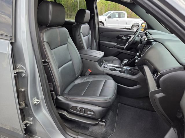 Used 2023 Chevrolet Traverse RS image 17
