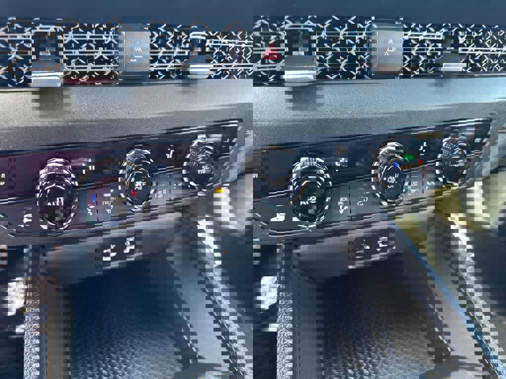 Used 2024 Honda Accord EX image 29