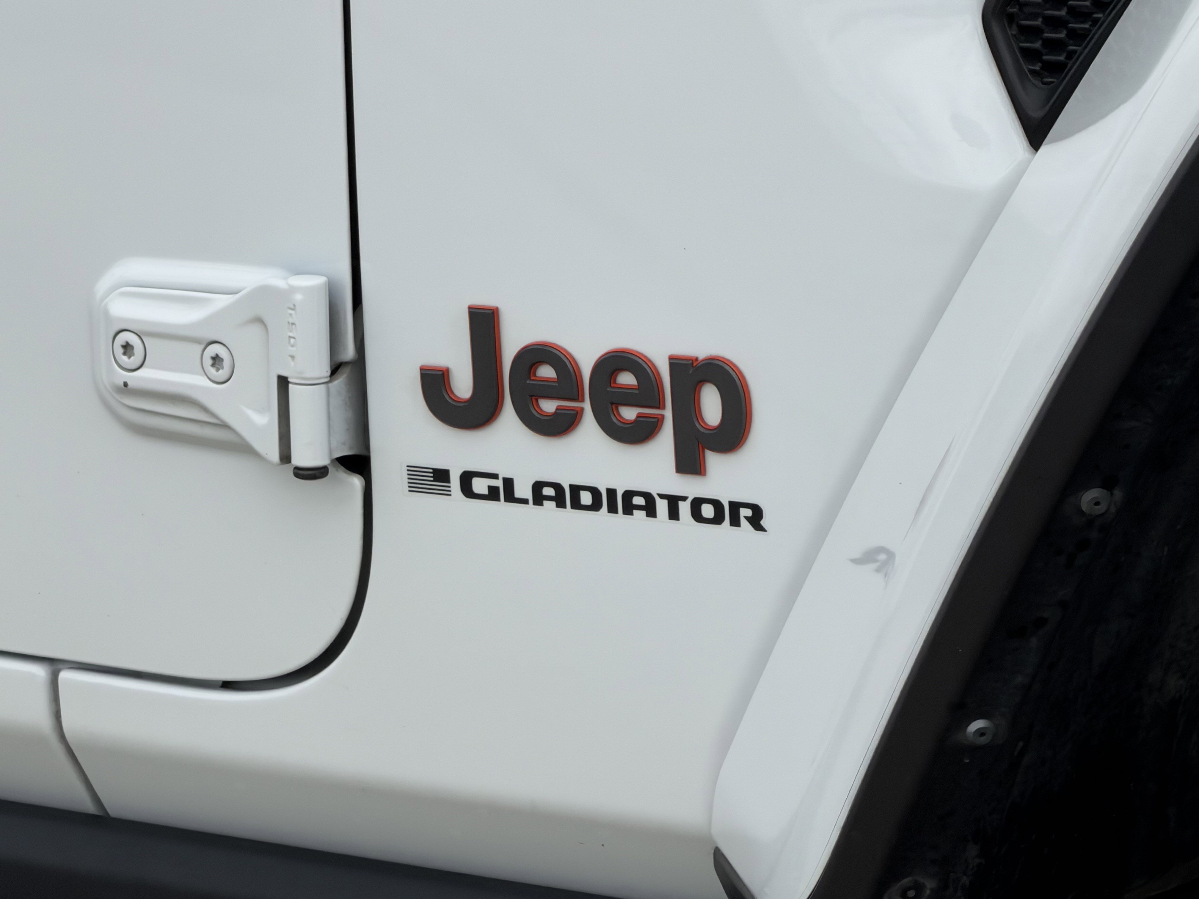 Used 2023 Jeep Gladiator Mojave w/ Trailer Tow Package AWD/4WD image 5