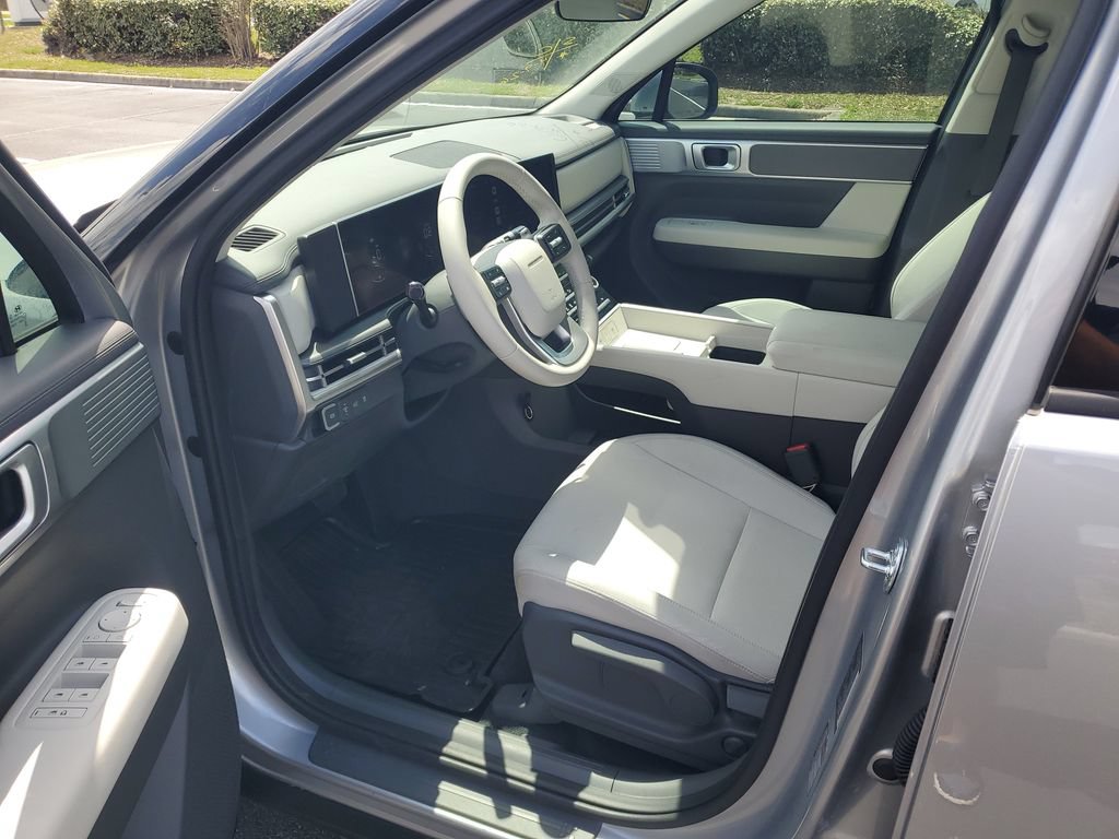 Used 2026 Hyundai Santa Fe SE FWD image 15