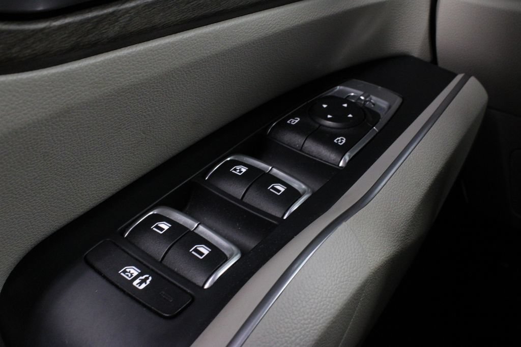 Used 2023 Kia Sorento S w/ Panoramic Sunroof Package AWD/4WD image 25