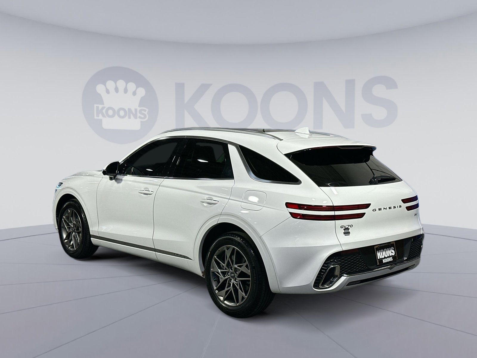 Used 2024 Genesis GV70 2.5T w/ Advanced Package image 3