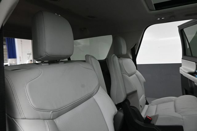Certified 2025 Ford Expedition Max Platinum w/ Driver's Package AWD/4WD image 26