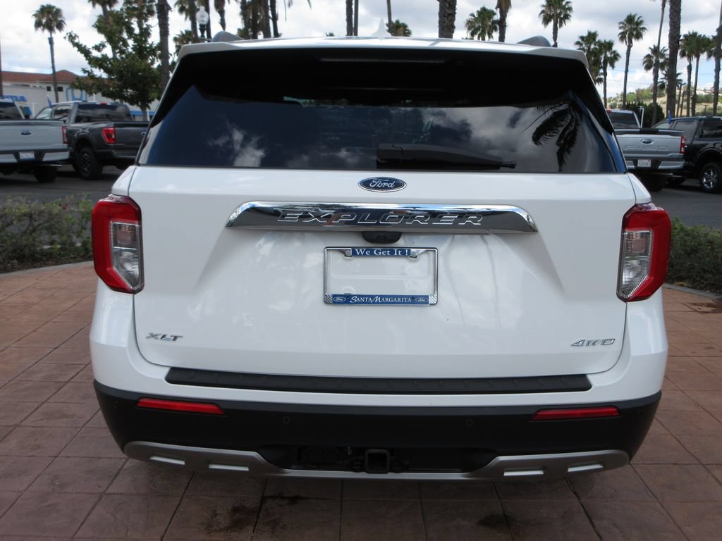 Certified 2023 Ford Explorer XLT w/ Equipment Group 202A AWD/4WD image 3