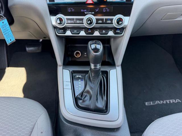 Used 2020 Hyundai Elantra SEL FWD image 15