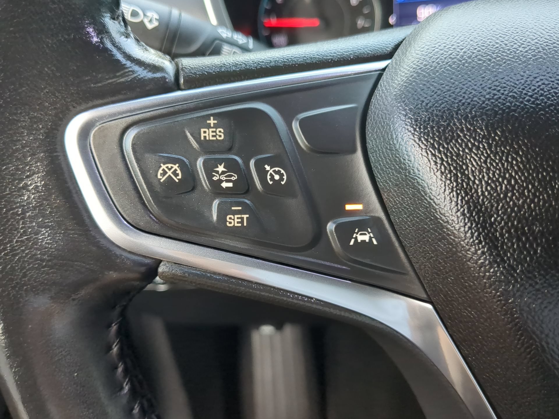 Used 2019 Chevrolet Equinox LT w/ Driver Convenience Package FWD image 64
