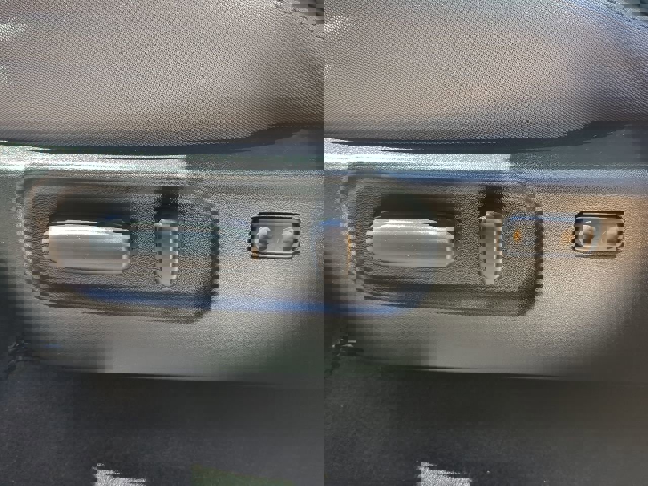 Used 2022 Toyota Tacoma SR5 w/ Technology Package RWD image 26