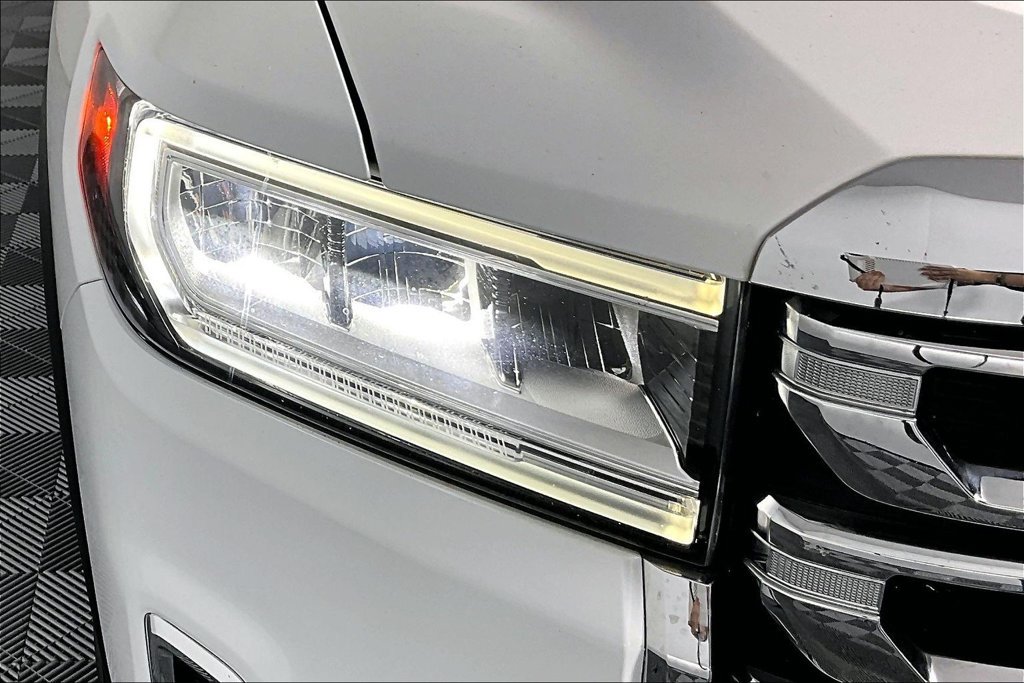 Used 2023 GMC Acadia SLT AWD/4WD image 29