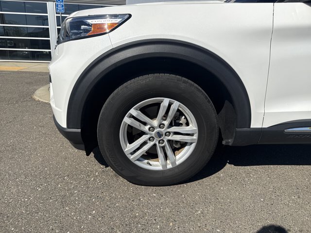 Certified 2024 Ford Explorer XLT AWD/4WD image 9