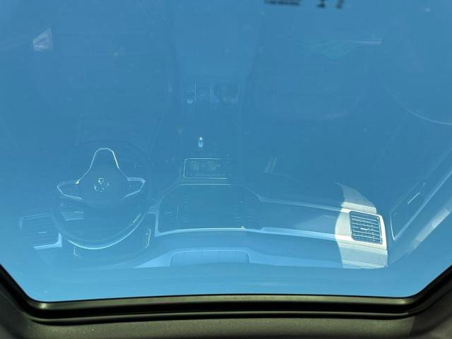 Used 2022 Volkswagen Atlas Cross Sport SEL Premium R-Line image 11