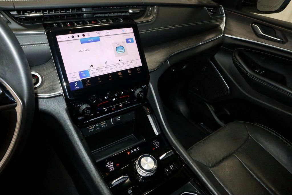 Used 2023 Jeep Grand Cherokee Overland image 31