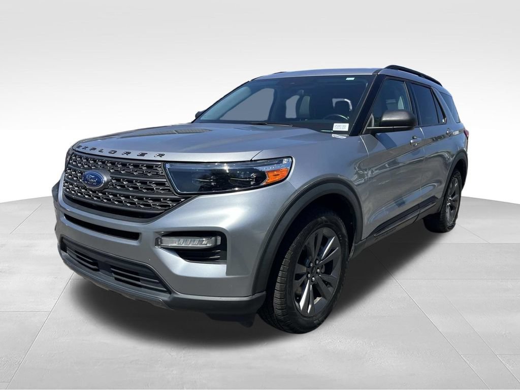 Certified 2021 Ford Explorer XLT w/ Equipment Group 202A AWD/4WD image 9