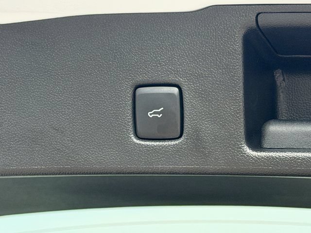 Certified 2025 Ford Escape Platinum w/ Premium Technology Package AWD/4WD image 40