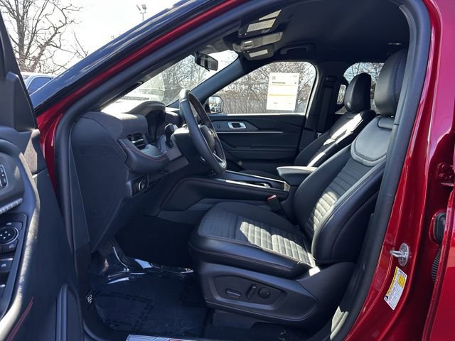 Certified 2025 Ford Explorer ST-Line w/ ST-Line Street Pack image 20
