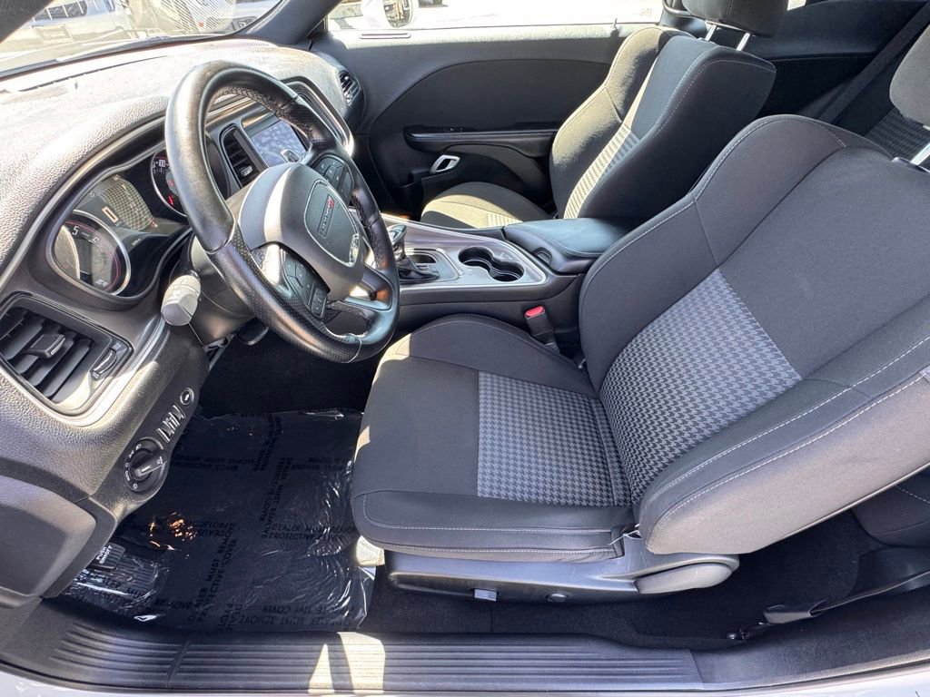 Used 2022 Dodge Challenger GT image 17