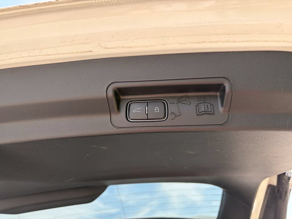Certified 2023 Ford Explorer Limited w/ Limited Technology Package AWD/4WD image 16