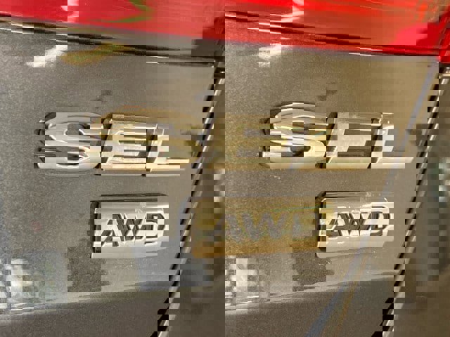 Certified 2017 Ford Taurus SEL w/ Equipment Group 201A image 8