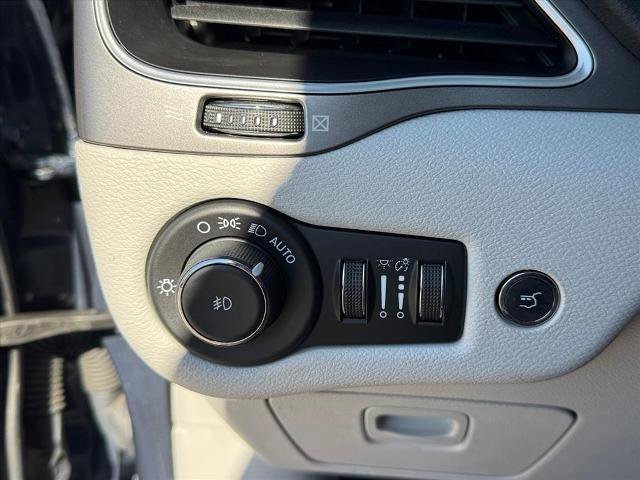 Used 2021 Jeep Cherokee Latitude Lux w/ Sun & Sound Group image 22