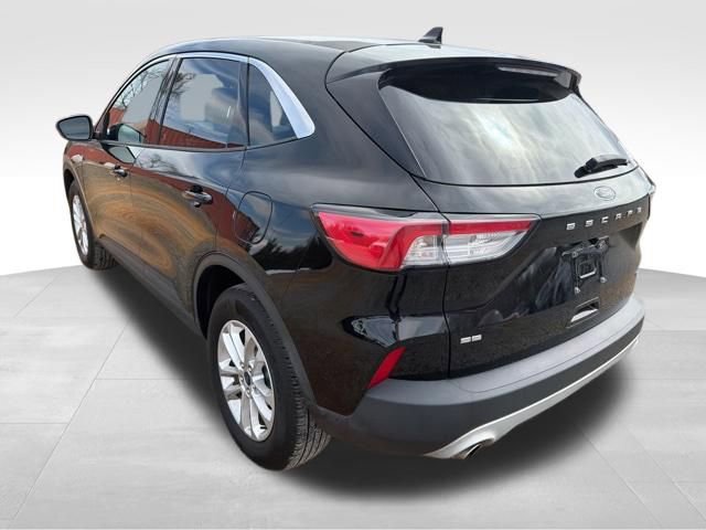 Certified 2020 Ford Escape SE image 6