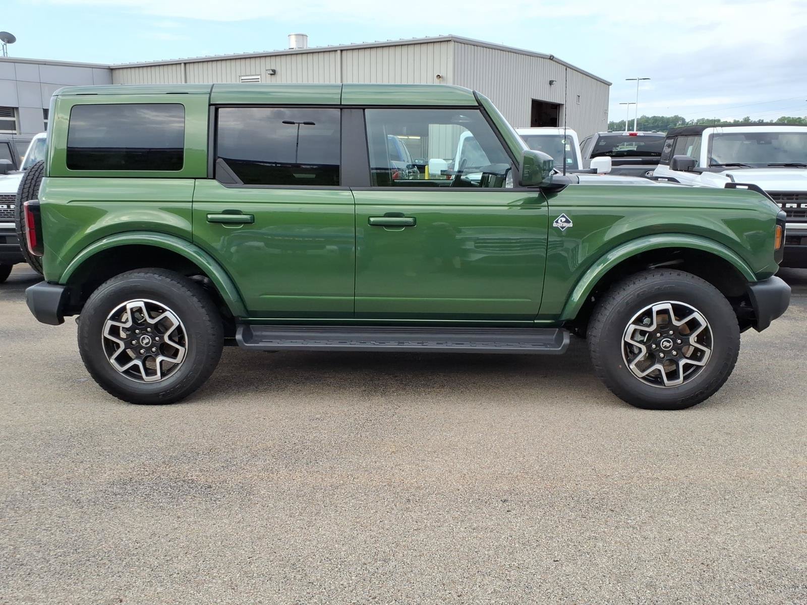 Certified 2025 Ford Bronco Outer Banks AWD/4WD image 6