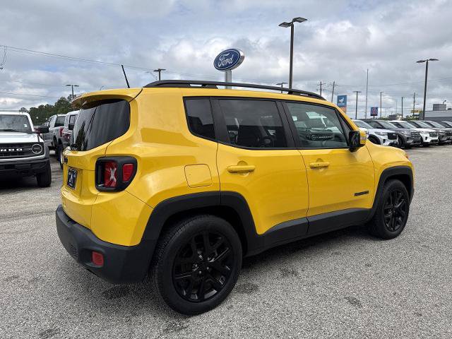 Used 2018 Jeep Renegade Altitude w/ Popular Equipment Group FWD image 3