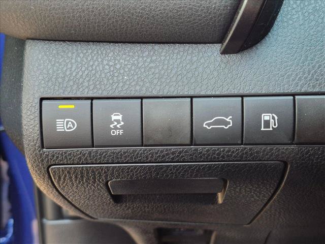 Used 2018 Toyota Camry LE w/ Convenience Package FWD image 16