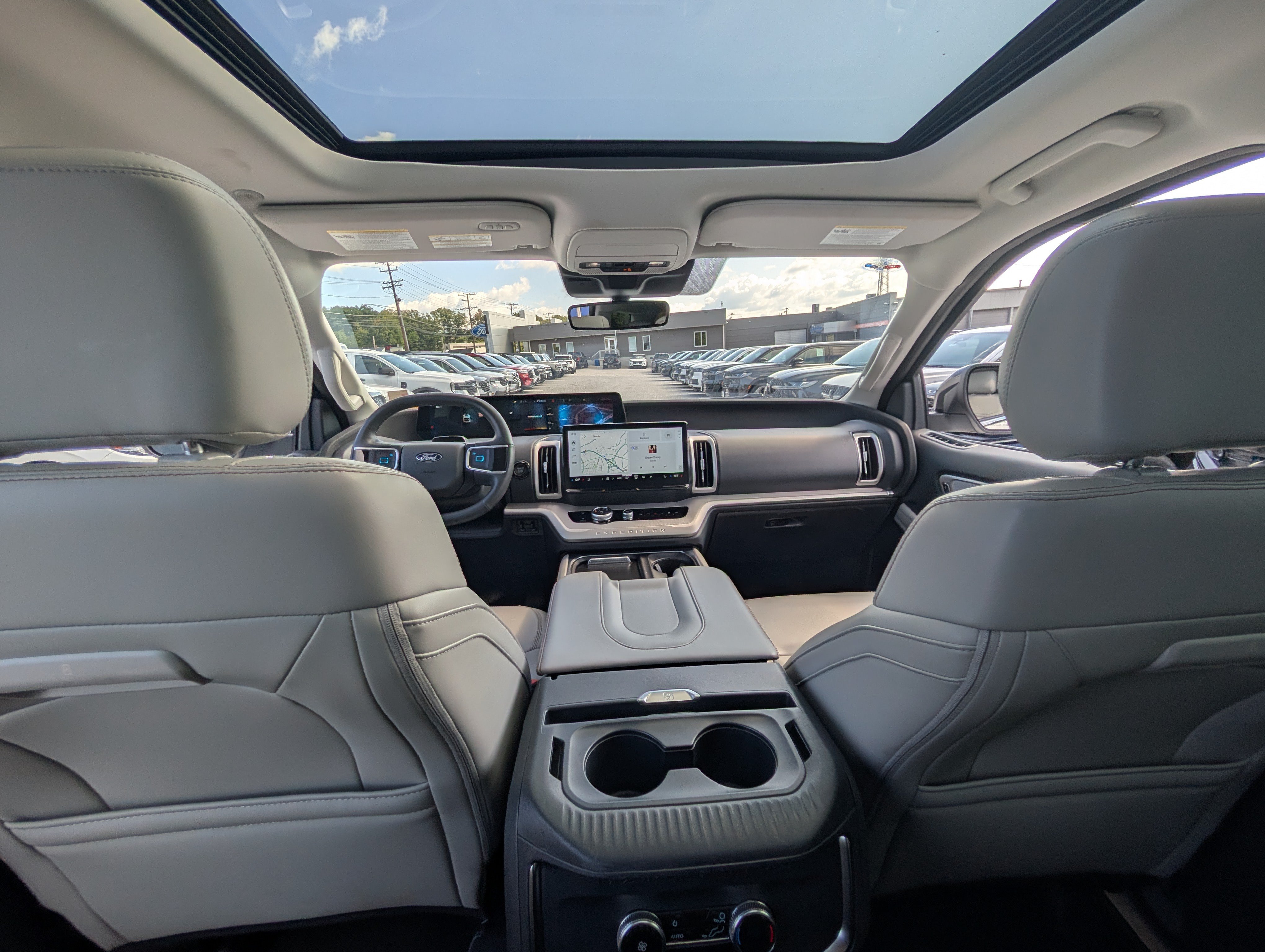 Certified 2025 Ford Expedition Active AWD/4WD image 22