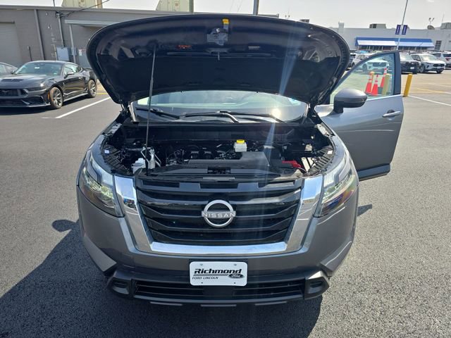 Used 2024 Nissan Pathfinder SV AWD/4WD image 24