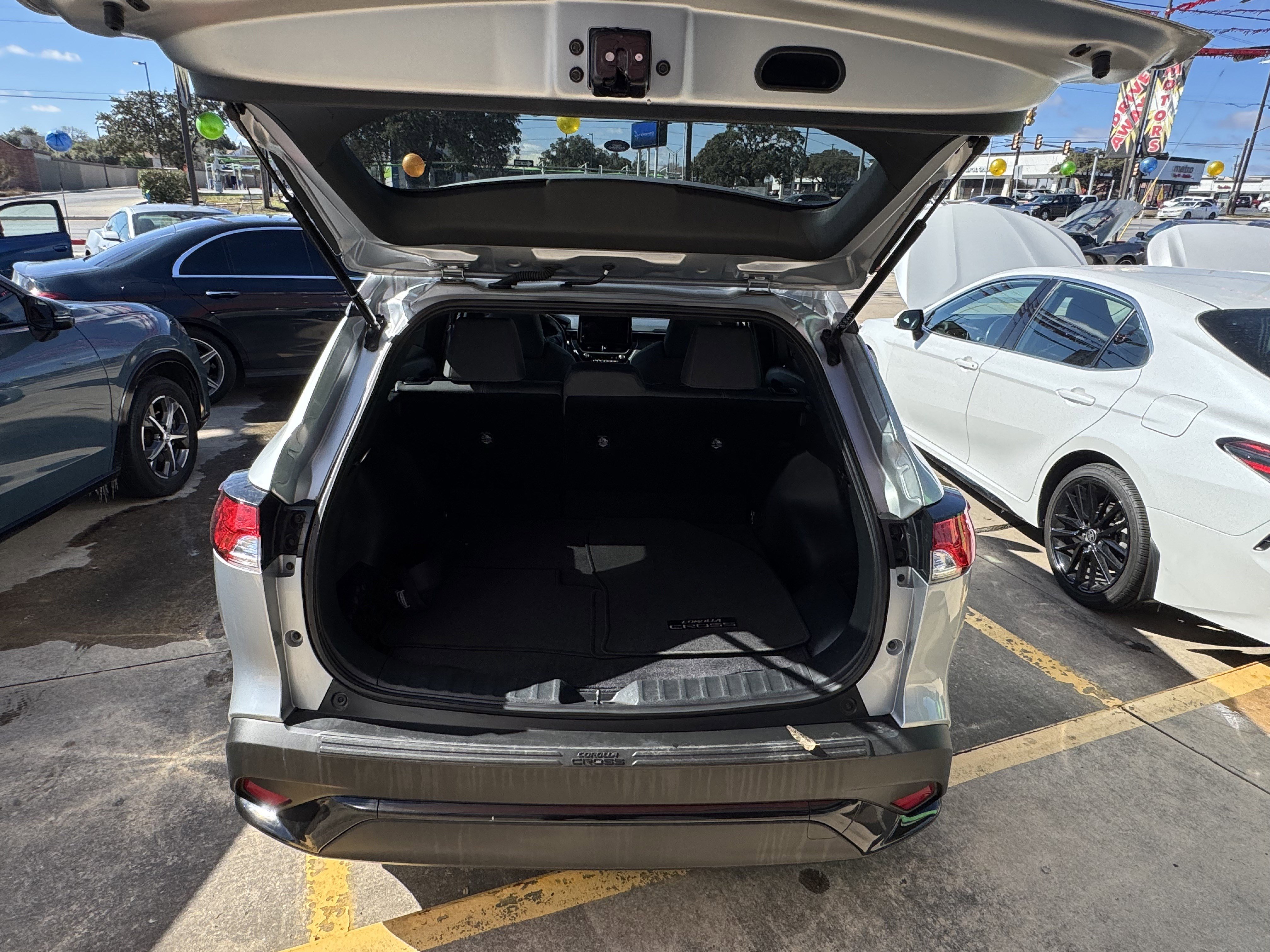 Used 2024 Toyota Corolla Cross SE image 10