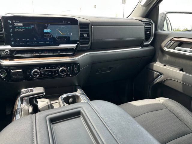 Used 2022 Chevrolet Silverado 1500 RST w/ Max Trailering Package AWD/4WD image 11